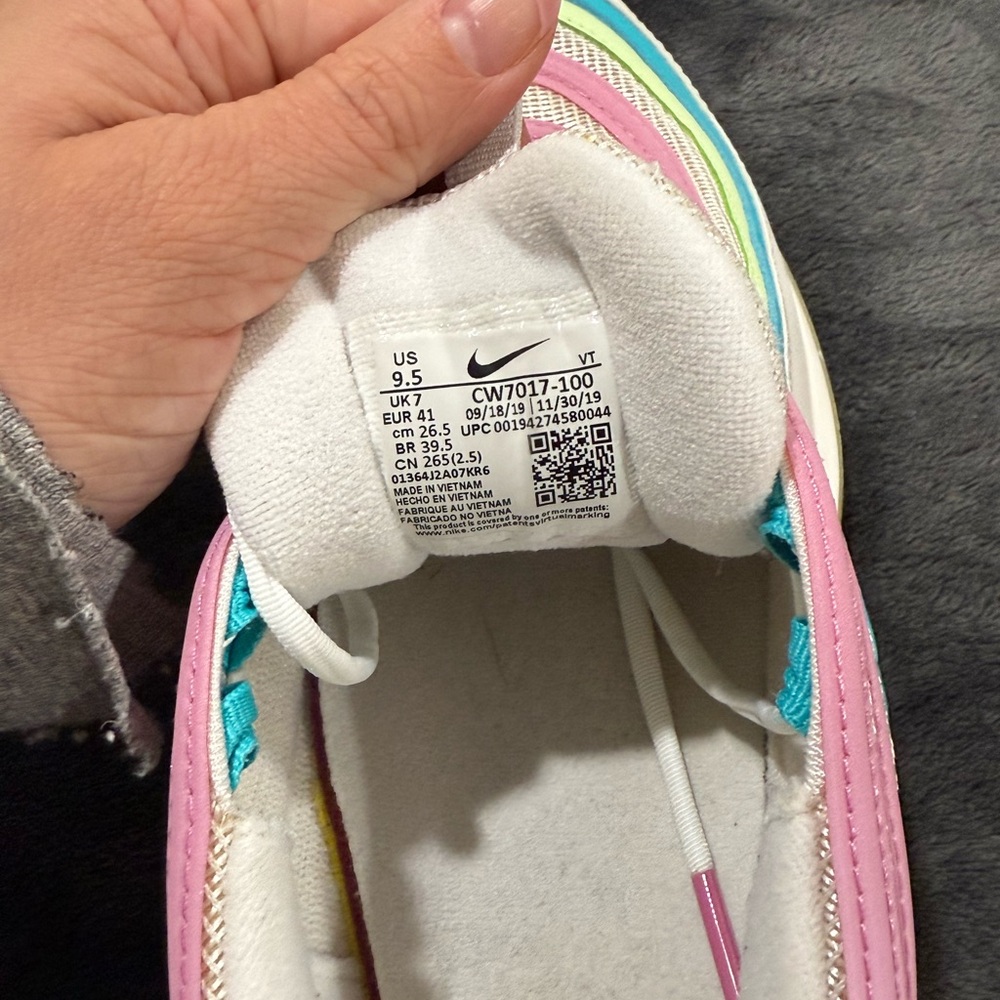 Nike Air Max Pink, green, blue Athletic Shoes - Picture 2 of 3